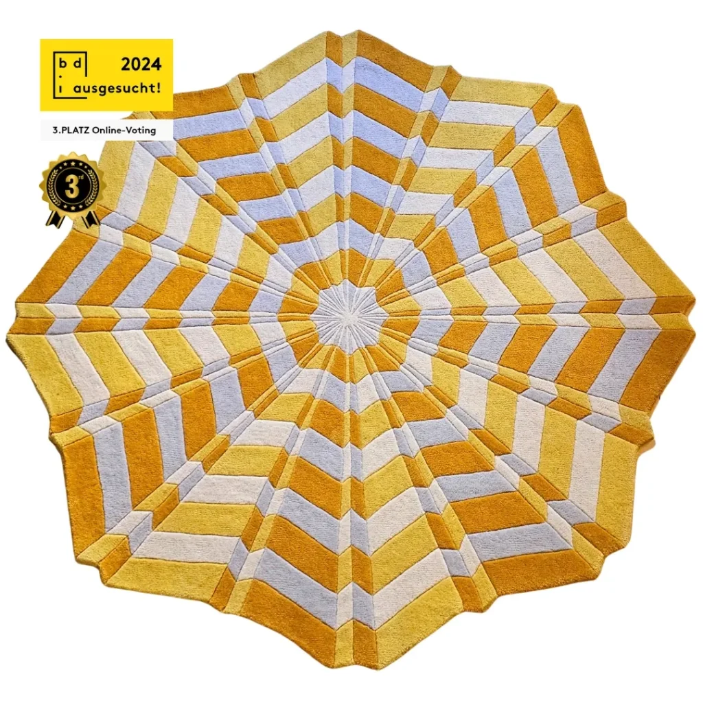 La peinture artistique Star d'Annika Johansson transformée en tapis fait main jaune et blanc, aux formes ludiques et à l'effet 3D.