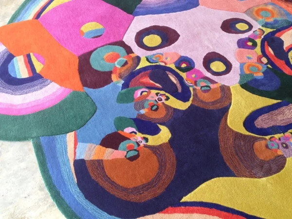 Detalle de la alfombra con diseño fractal de forma irregular de Annie y Jonathan Zawada Alfombra «Truffles»