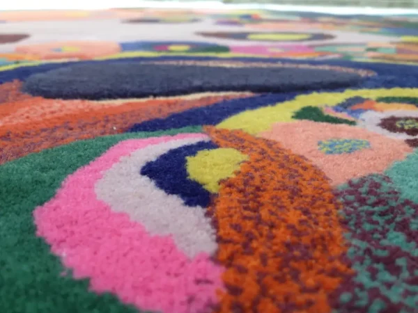 Detalle de la alfombra con diseño fractal de forma irregular de Annie y Jonathan Zawada Alfombra «Truffles»