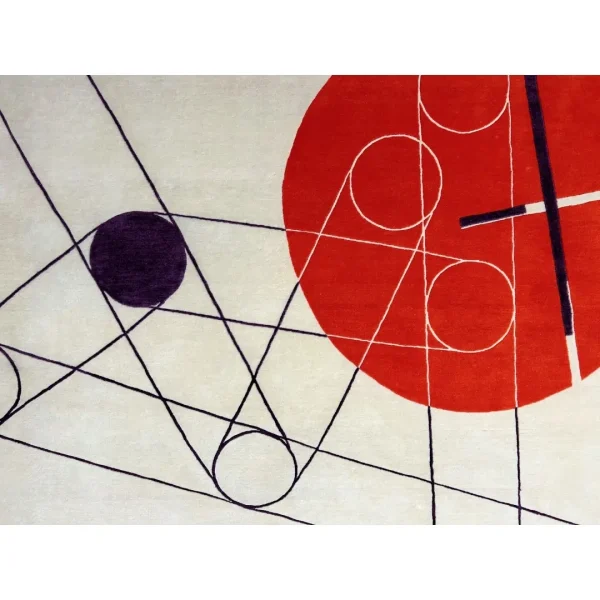Handgefertigter Teppich, inspiriert von László Moholy-Nagys Gemälde, das einen roten Kreis und Linien darstellt (Titel unbekannt). Maßgefertigt von Rug Your Life. Die Farben des Teppichs sind Creme, Rot und Schwarz. Nahaufnahme.