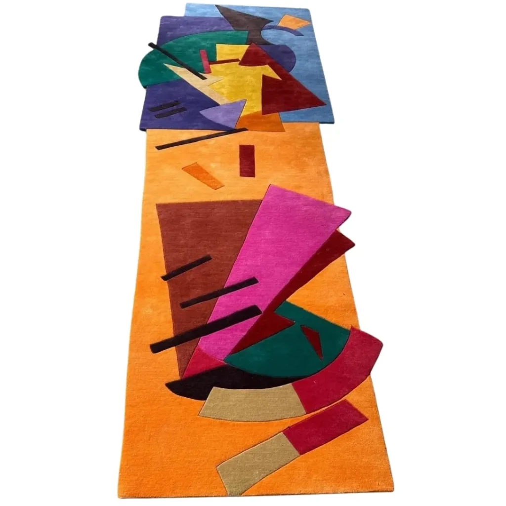 Tapis inspiré de l'œuvre d'Olga Rozanova « Le vol d'un avion », tapis artisanal sur mesure, forme unique de tapis de couloir.